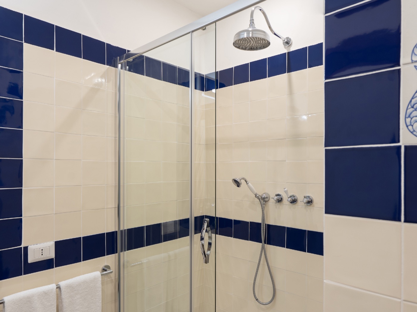 Lucrezia bathroom