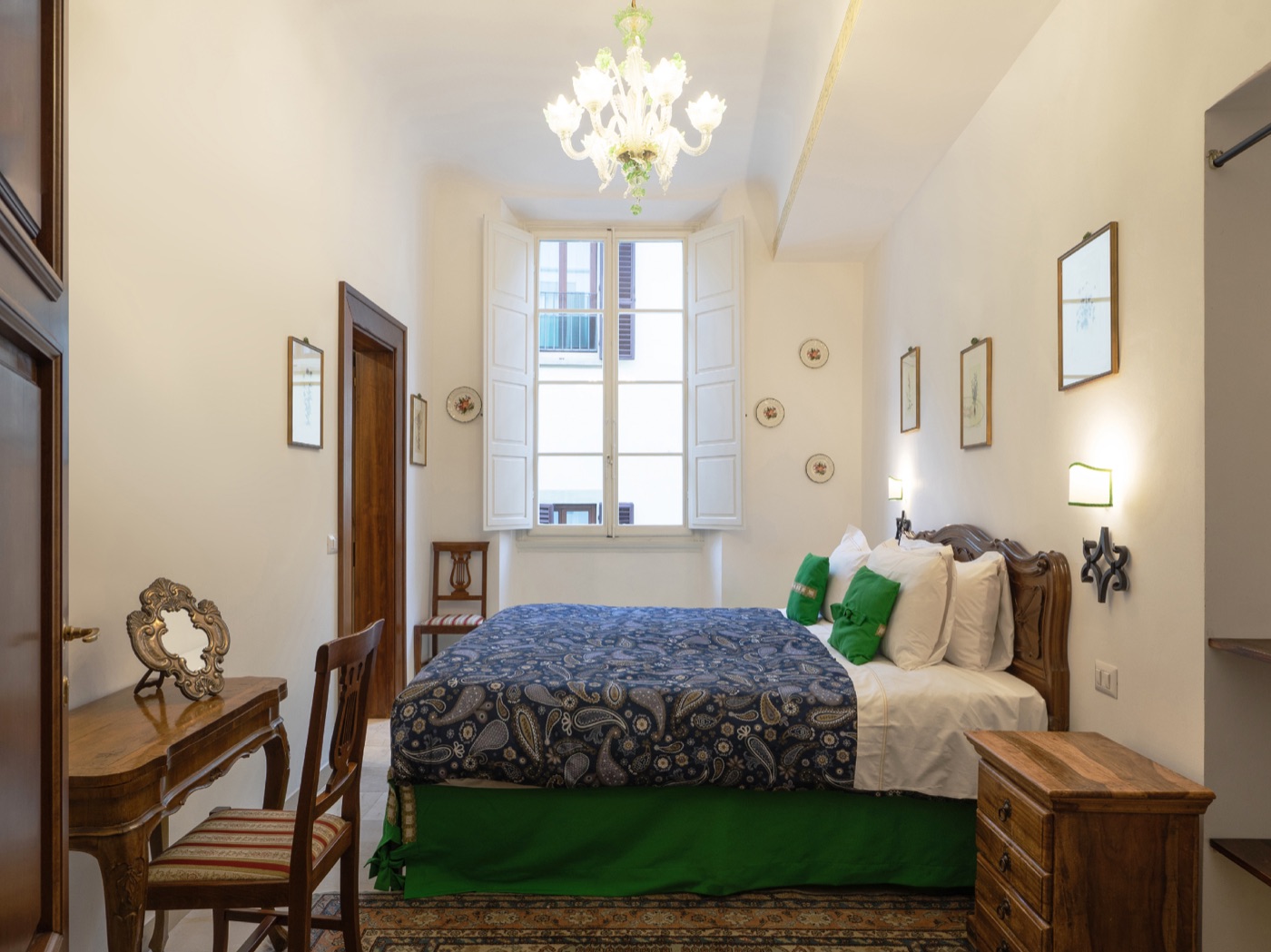 Margherita, second view of the room