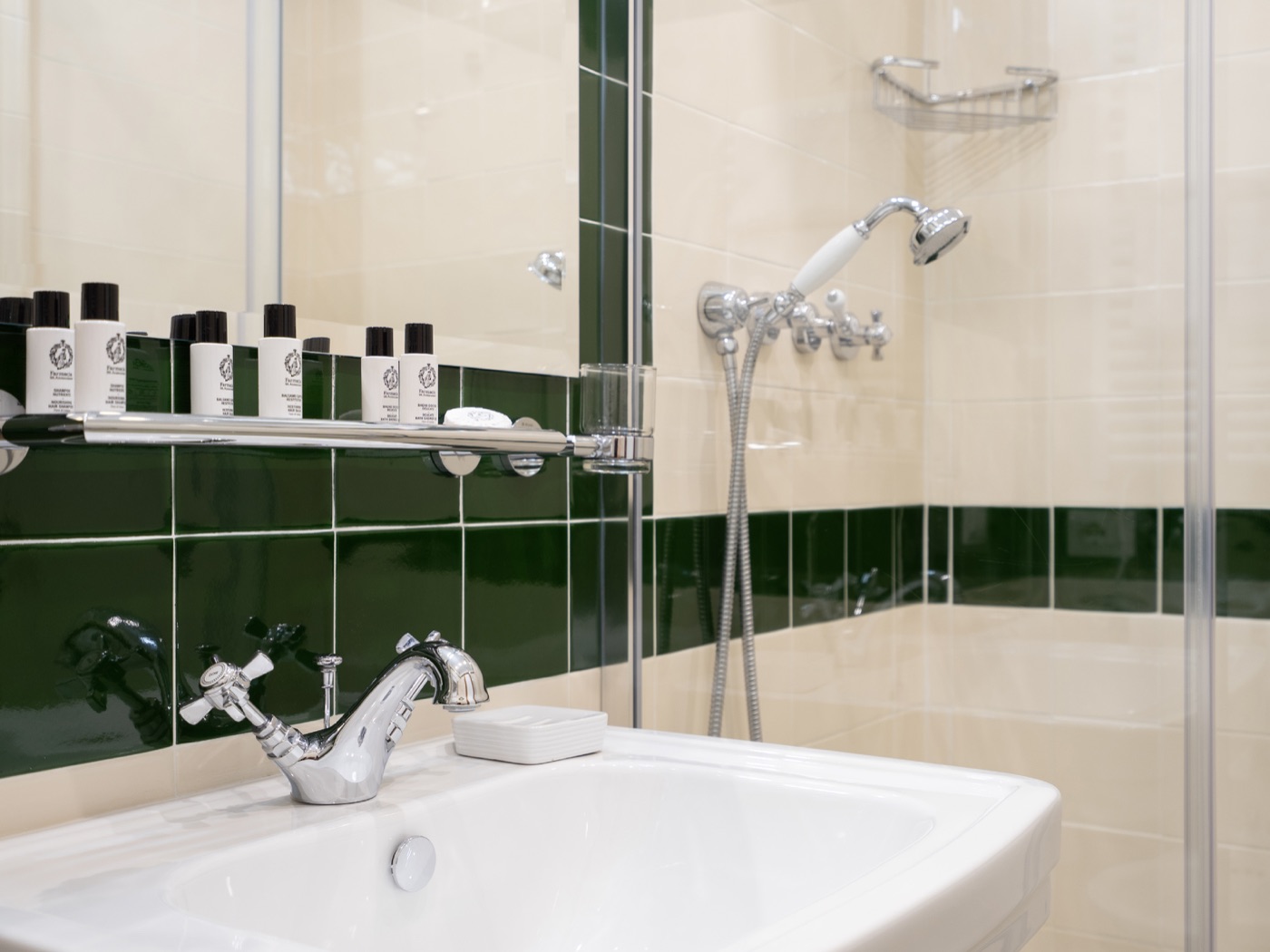 Margherita bathroom